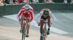 Poláci ovládli sprint, v omniu zatím vede Manakov a Romanyuta