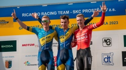 Podium-scratch-1.-Koblizek-2.-Prokopyszyn-3.-Krenek-Fa.-Brno-BrychtaJan_GP_Tufo_Prostejov.jpg