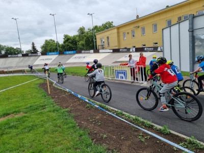 Dokončení rekonstrukce vnitřního chodníku velodromu